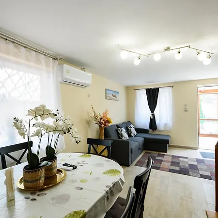 Emili Apartman Rackeve Exterior photo